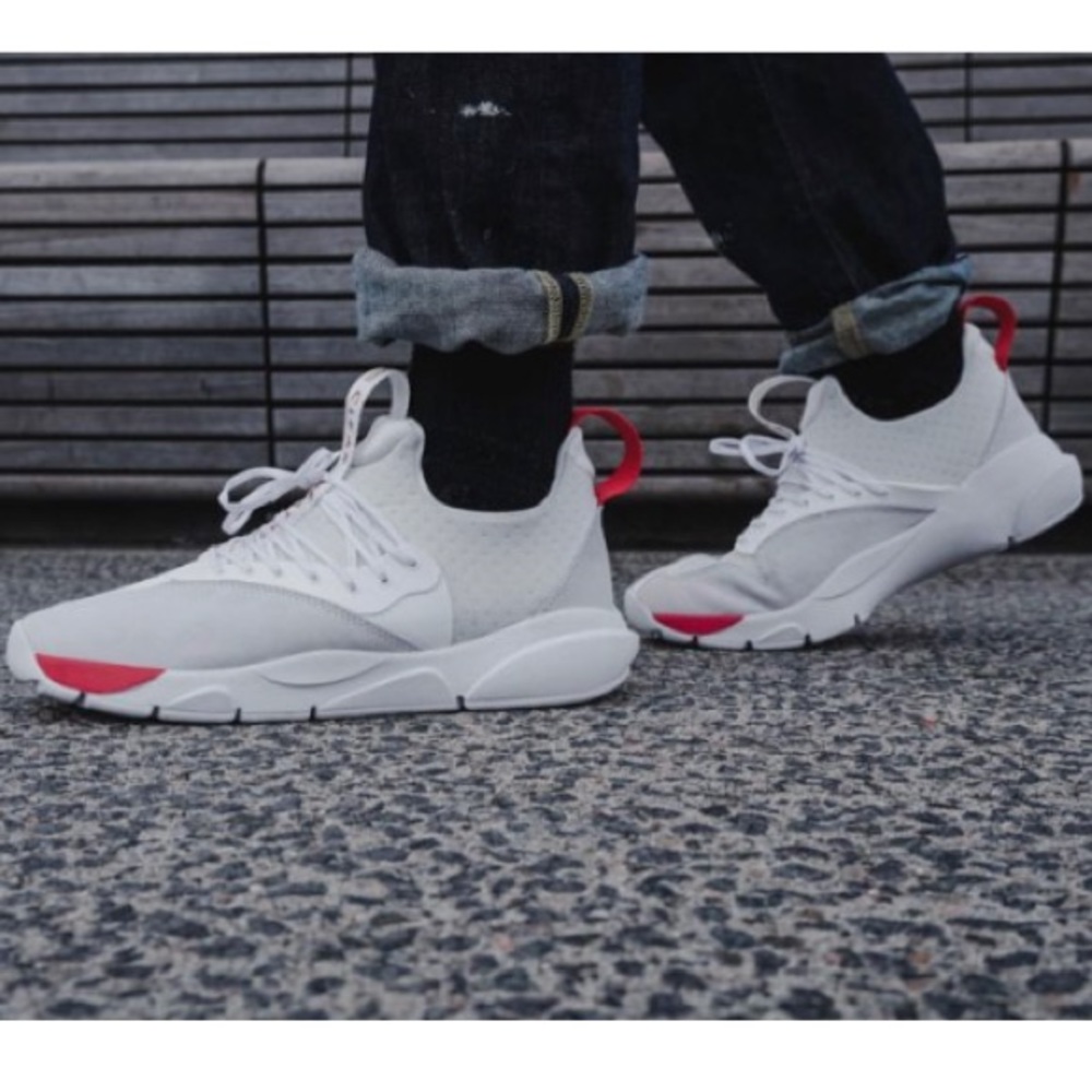 Clear weather cloud STRYK white/ Red sneakers